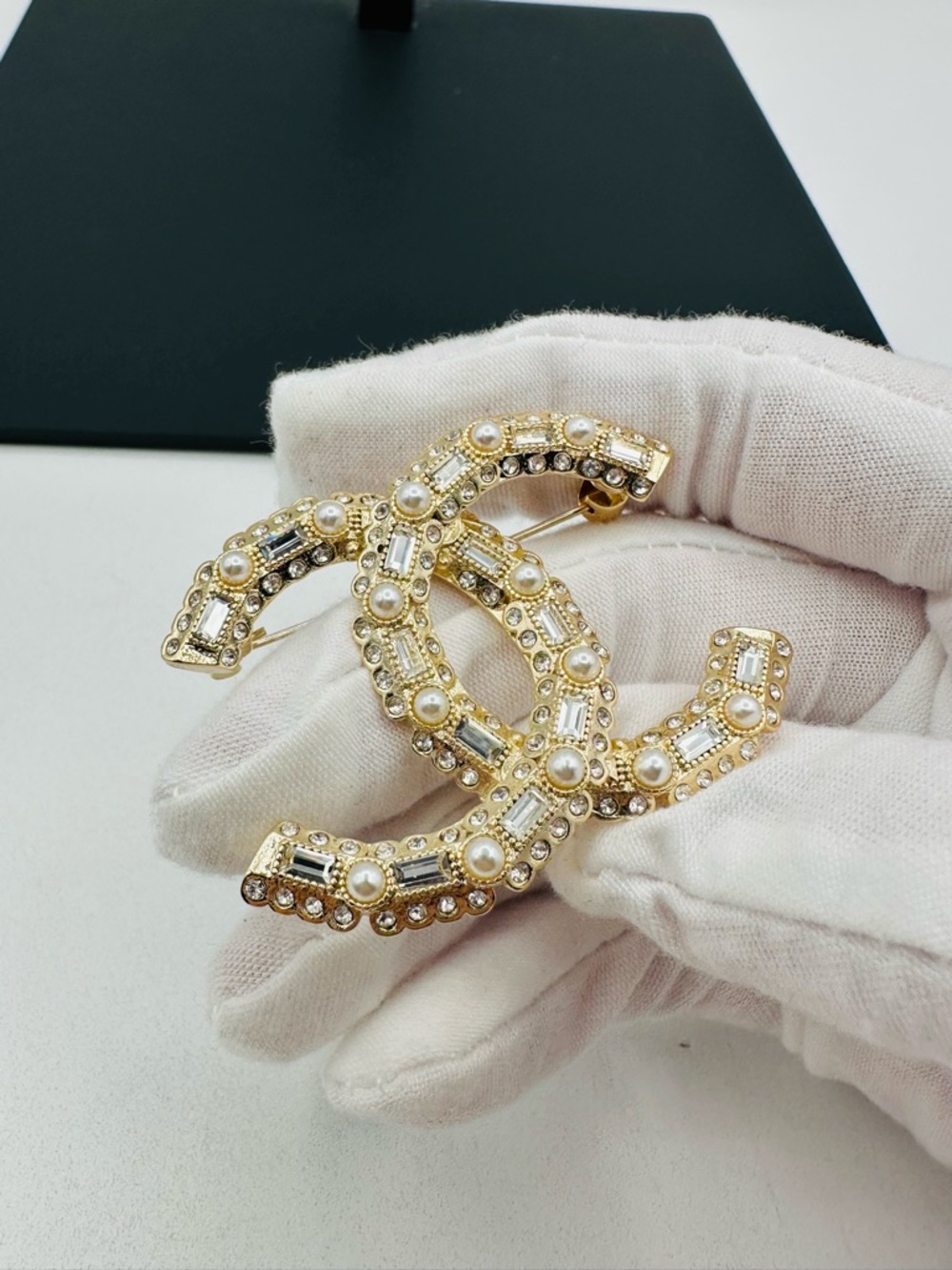 Chanel Crystal Rhinestone Brooch Vintage - Picture 6 of 12